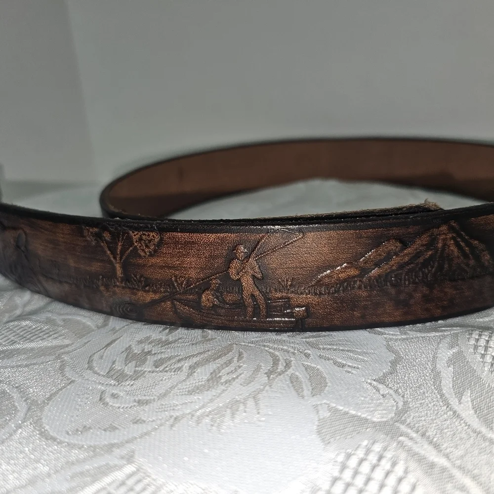 Vintage Handmade Leather with embossed Wildlife Scene Design Western Style Sz 32